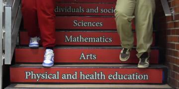 Chicago Public Schools lose 9,000 students