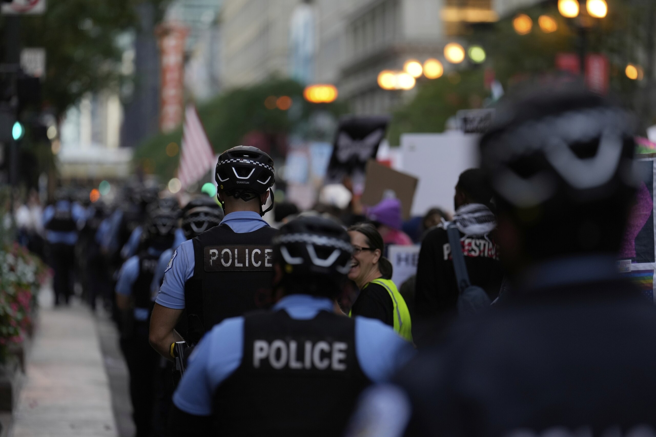 Chicago needs federal intervention, but not National Guard