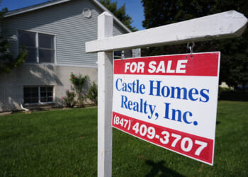 Every Illinois metro has fewer homes for sale than in 2018