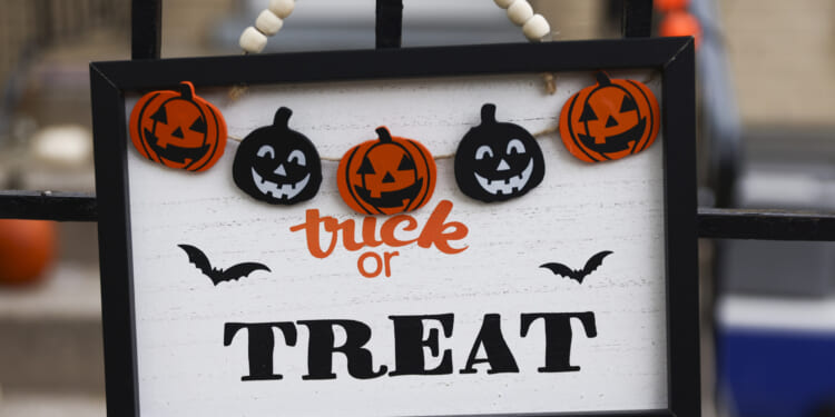 Illinois’ trick-or-treating rules: What to know