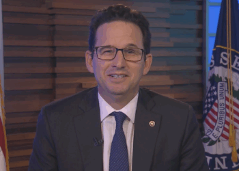 Schatz praises working together to address Hawaii's housing crisis