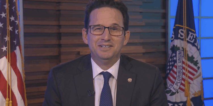 Schatz praises working together to address Hawaii's housing crisis