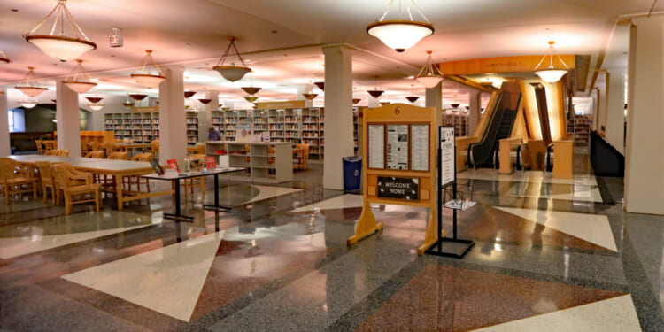 Baker & Taylor library supplier closing, laying off 318