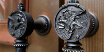 Illinois punishes independents, meaning just 1 got on 2024 ballot