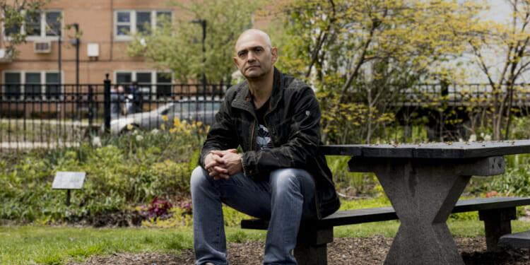 Riverwalk eatery gone thanks to murky Chicago rules