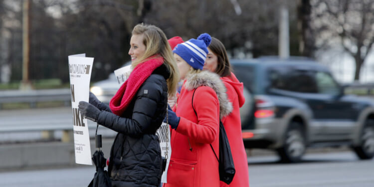 Taxpayers pay $23.6M for Chicago Public Schools vacations