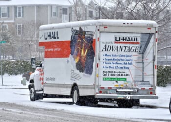 Illinois exodus continues, but slows in 2025