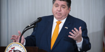 Illinois state spending balloons as state economy stagnates