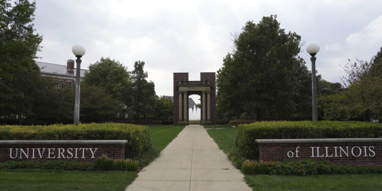 Illinois boosts universities losing students, punishes gainers