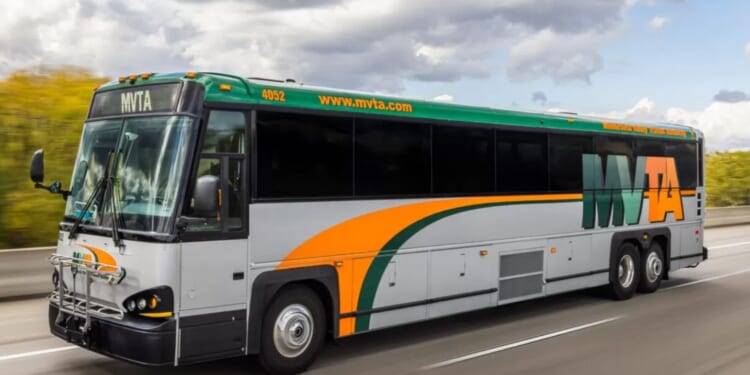 Metro Transit should be put in charge of suburban bus services