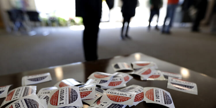 Voters say Illinois students should benefit from scholarships