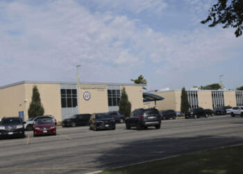Illinois’ number of high school grads to plunge 32%. Lawmakers still want more college money.