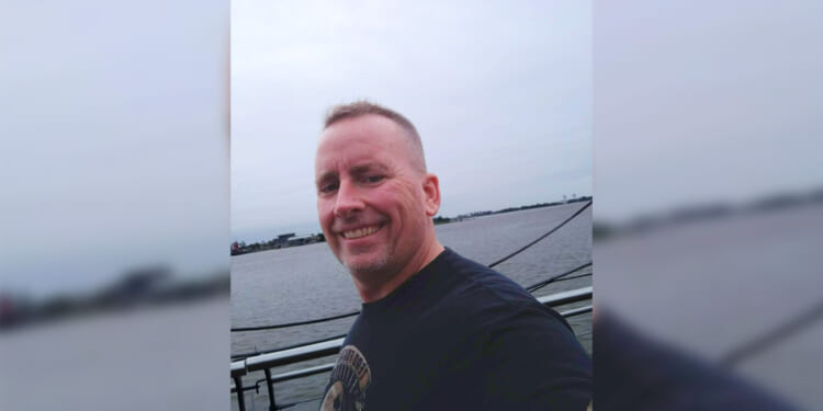 Retired state employee backs pension buyouts for Chicago police, fire