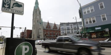 Chicago should sue to overturn the parking meter deal