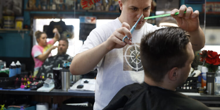 Lawmakers pass bill creating apprenticeships for beauty professions