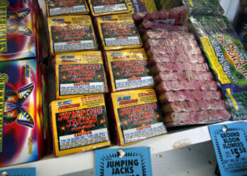 Illinois 1 of only 3 states that bans fireworks