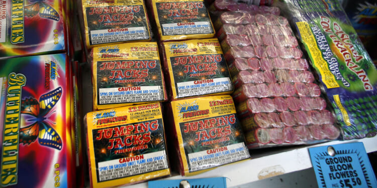 Illinois 1 of only 3 states that bans fireworks