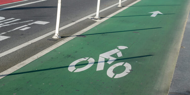 Designated,Green,Bike,Lane,On,A,Busy,Urban,,City,Street