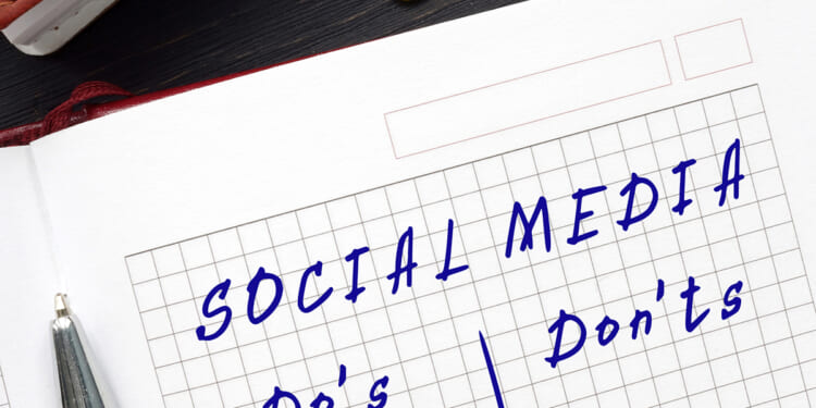 Social,Media,Do's,And,Don'ts,Inscription,On,The,Page.