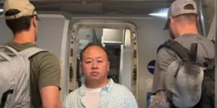 Vang deported – despite efforts by the Minnesota’s Board of Pardons to thwart his removal