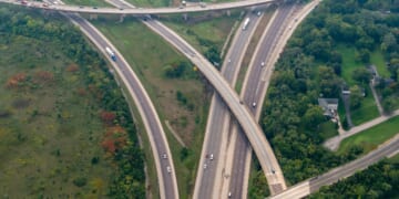76% oppose planned 57% Illinois Tollway hike
