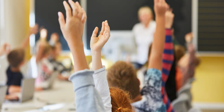 Students,In,Elementary,School,Lessons,Answer,A,Question,And,Register