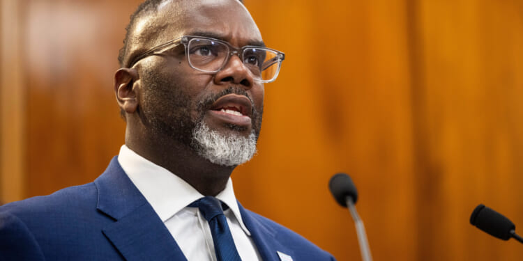 3 problems remain in mayor’s revised Chicago renter ordinance
