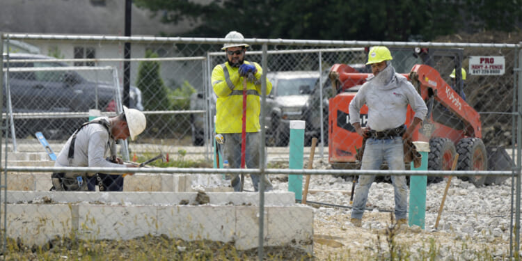Minimum lot size rules in Illinois are driving up home prices